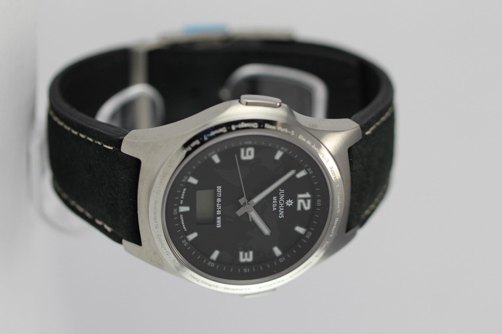 Junghans Gents w/stainless steel case, sapphire crystal, 056/440500